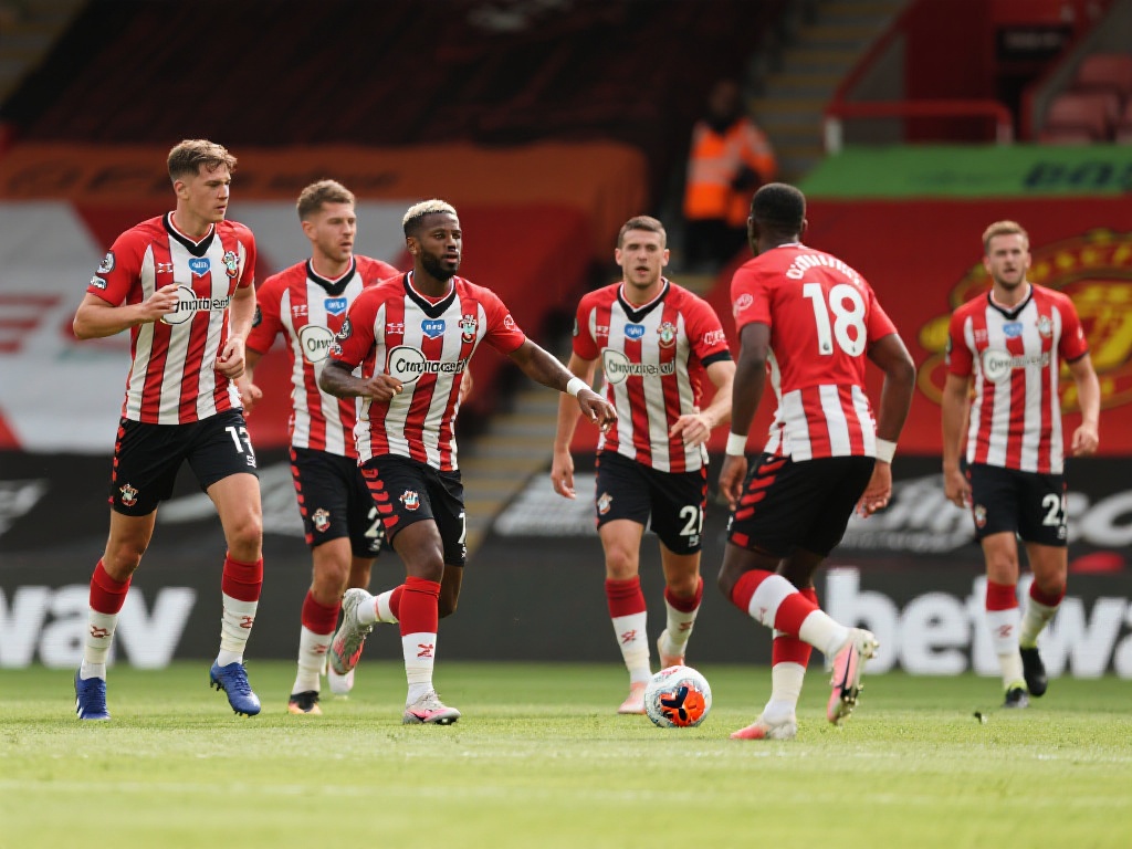 申花1-0力克海港，第四次捧起超级杯！马莱莱意外破门成关键